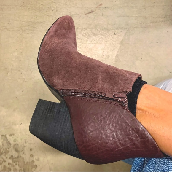 Crown Vintage Deep Purple/ Plum Ankle Boots /Booties - Picture 1 of 8